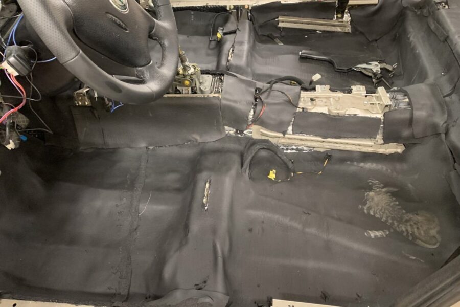 Wygłuszenie podłogi samochodu Izolacja ABM