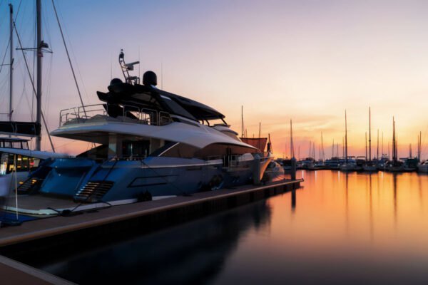 Jak skutecznie wyciszyć jacht i łódź motorową przed sezonem? Porady Izolacja ABM
